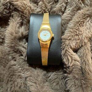 Elegant Gold Women's Watch by Geneva